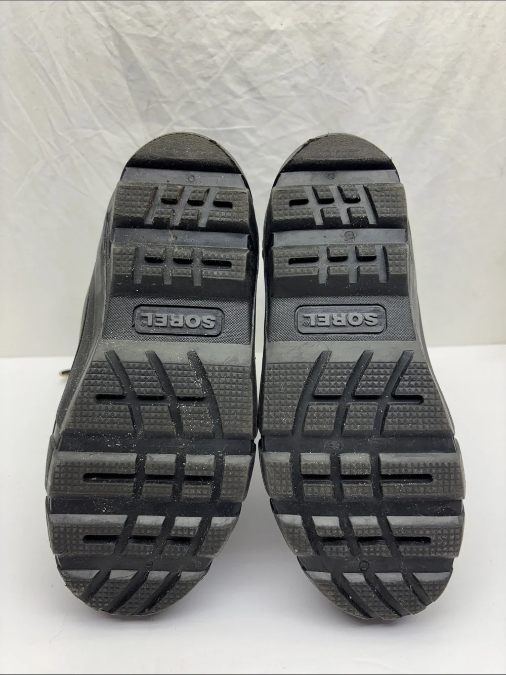 Sorel Black Kids Snow Boots with Logo Strap, SZ 4 big boy, box 45